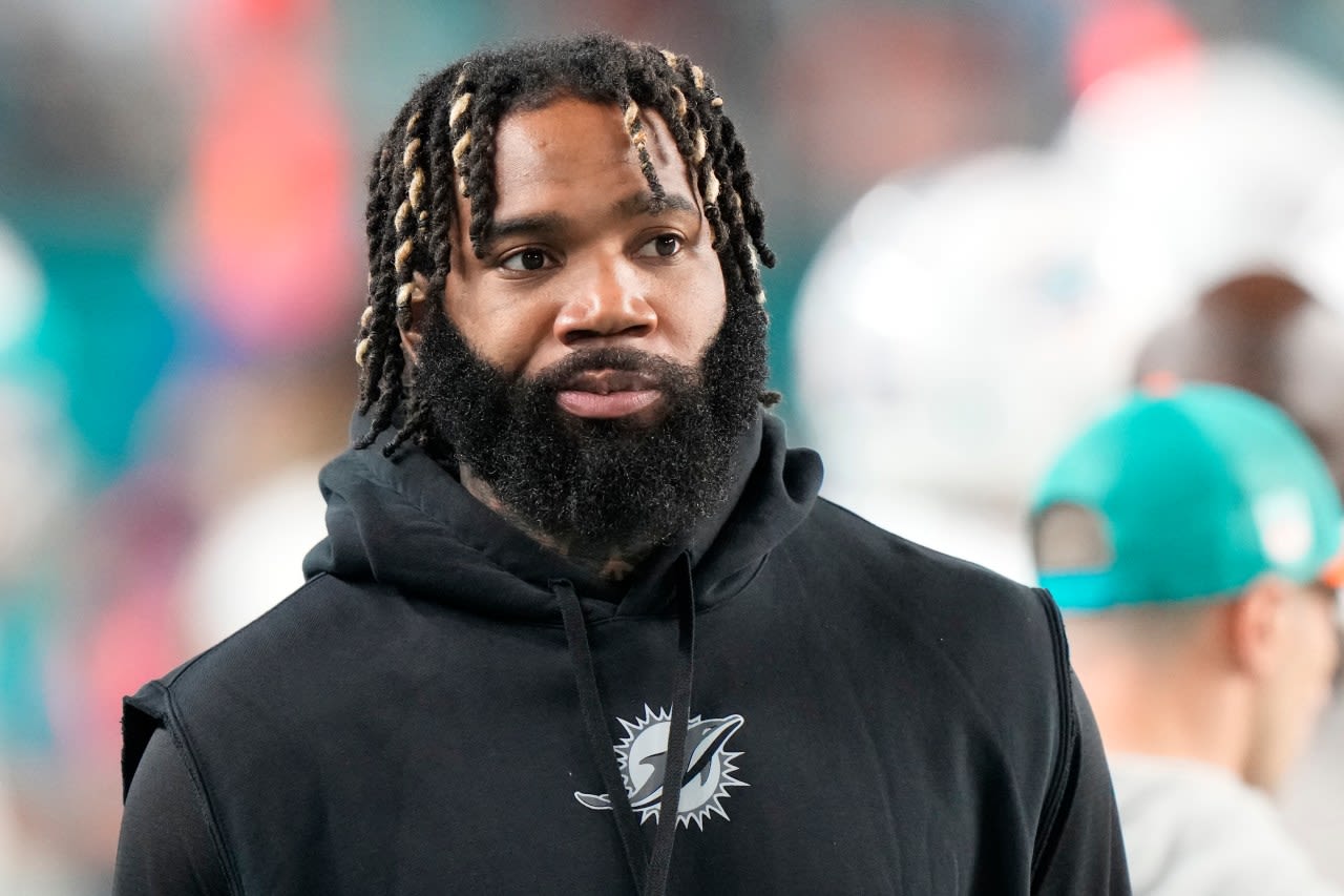 Ex-Dolphin Xavien Howard is accused of sending a teen an explicit photo over an abortion quarrel