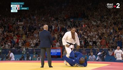 JO 2024 - "C'est un malade le mec", "Il est tellement mauvais", "À deux doigts de mettre un coup de boule", "Il a vrillé" : les internautes indignés par le "pétage de plomb" du judoka géorgien Guram Tushishvili