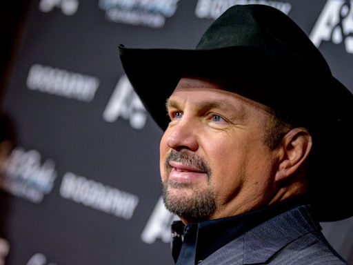 Country Music Fans Are "So Confused" After Garth Brooks-Led Festival Is Suddenly Cancelled