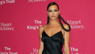 Zara tiene un vestido lencero negro tan espectacular como el que Irina Shayk ha llevado en Nueva York