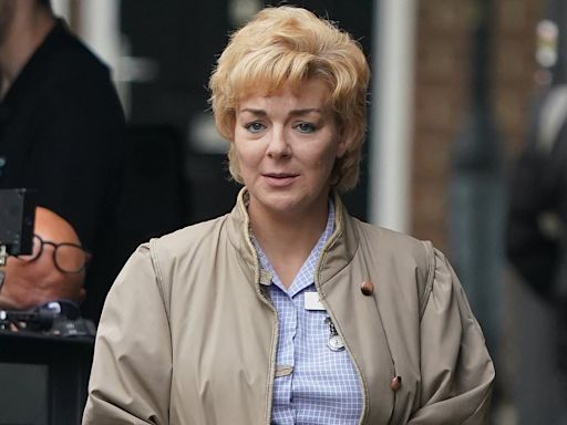 Sheridan Smith looks unrecognisable in a short blonde wig on set