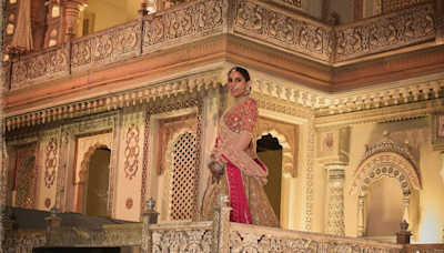 Shloka Mehta Re-Wears Her Wedding Lehenga In A Fresh New Way For Radhika Merchant And Anant Ambani's Pheras