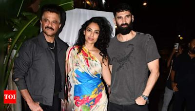 ...Sobhita Dhulipala and other team of The Night Manager turn up in style for International...Award nomination celebration | Hindi Movie News - Times of India