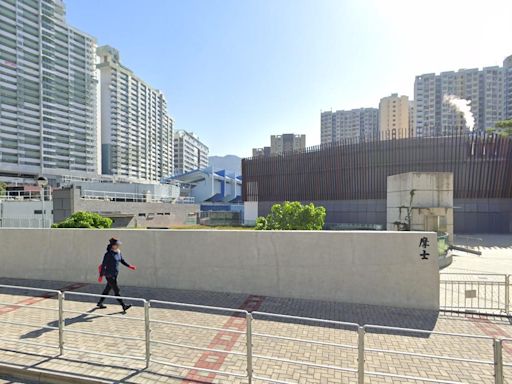 黃大仙摩士公園游泳池六旬漢遇溺 救生員救起陷入昏迷 | am730