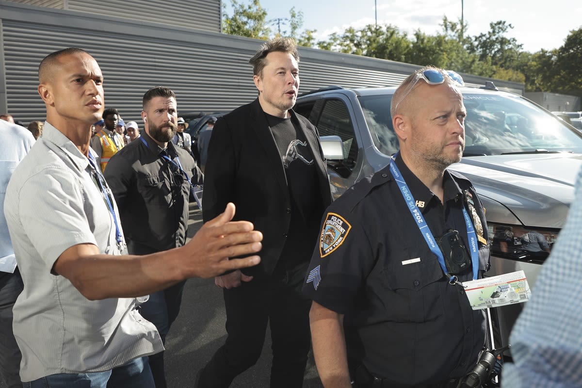 Paranoid Elon Musk Now Constantly Surrounded by 20 Armed Bodyguards and a Medic