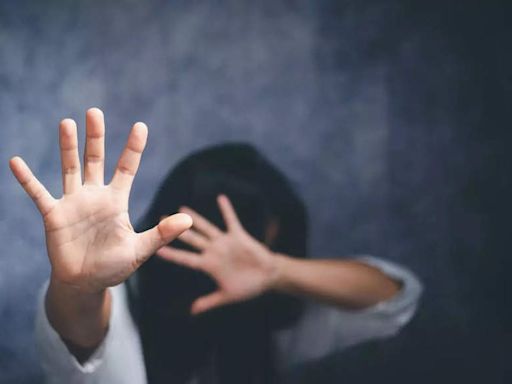 Abusive Relationship Signs: 5 signs of an abusive relationship and how to get out of it | - Times of India