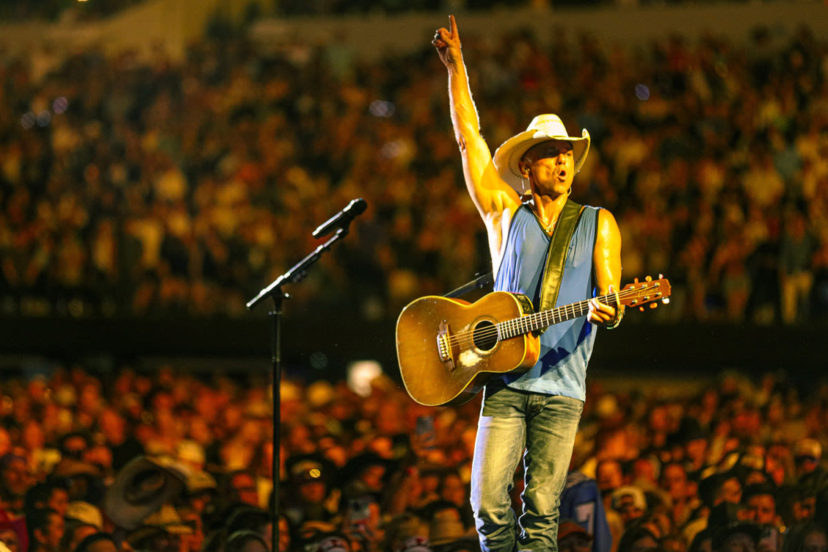 Kenny Chesney Brings Out Kelsea Ballerini at SoFi Stadium Tour Stop