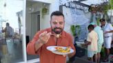 Victor Silveira experimenta moqueca baiana em Nice, na França