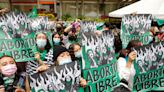 El aborto legal, la bandera de lucha de las mujeres de América Latina en 2022