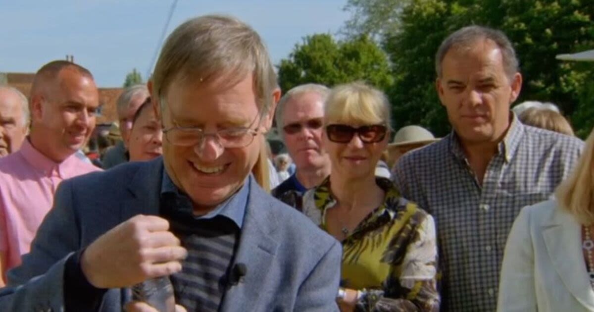 Antiques Roadshow expert speechless by ‘never before’ seen item on BBC show