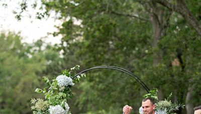 Bride releases butterflies in honor of her late father. But they didn’t fly away