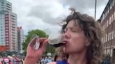 Acaba el Maratón de Londres habiendo catado 25 tipos de vino distintos durante la carrera