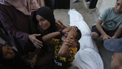 Middle East latest: Dozens killed as Israeli troops pound central and northern Gaza