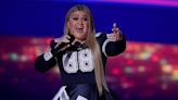 Kelly Clarkson is performing 2 concerts in Atlantic City in May. Here’s how to get last-minute tickets