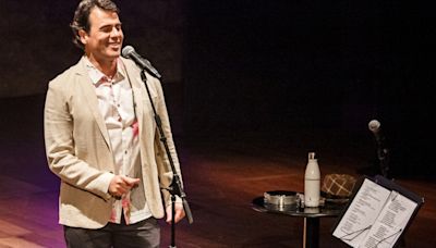 Claudio Lins celebra Chico Buarque em musical no Teatro dos Bancários