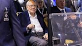 Buffett says Berkshire in good hands, lauds Apple despite lowering stake