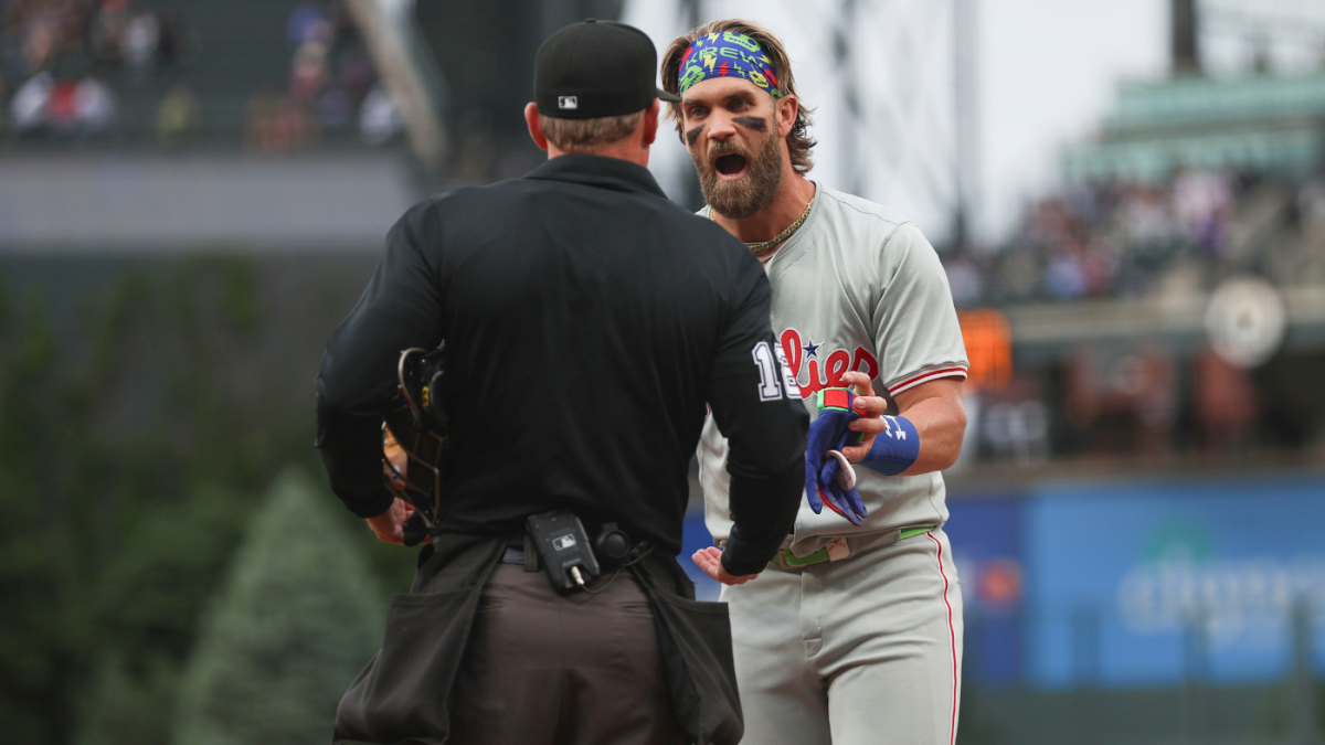 Bryce Harper gets ejected in the middle of first inning, insinuates umpire Brian Walsh isn't a 'professional'
