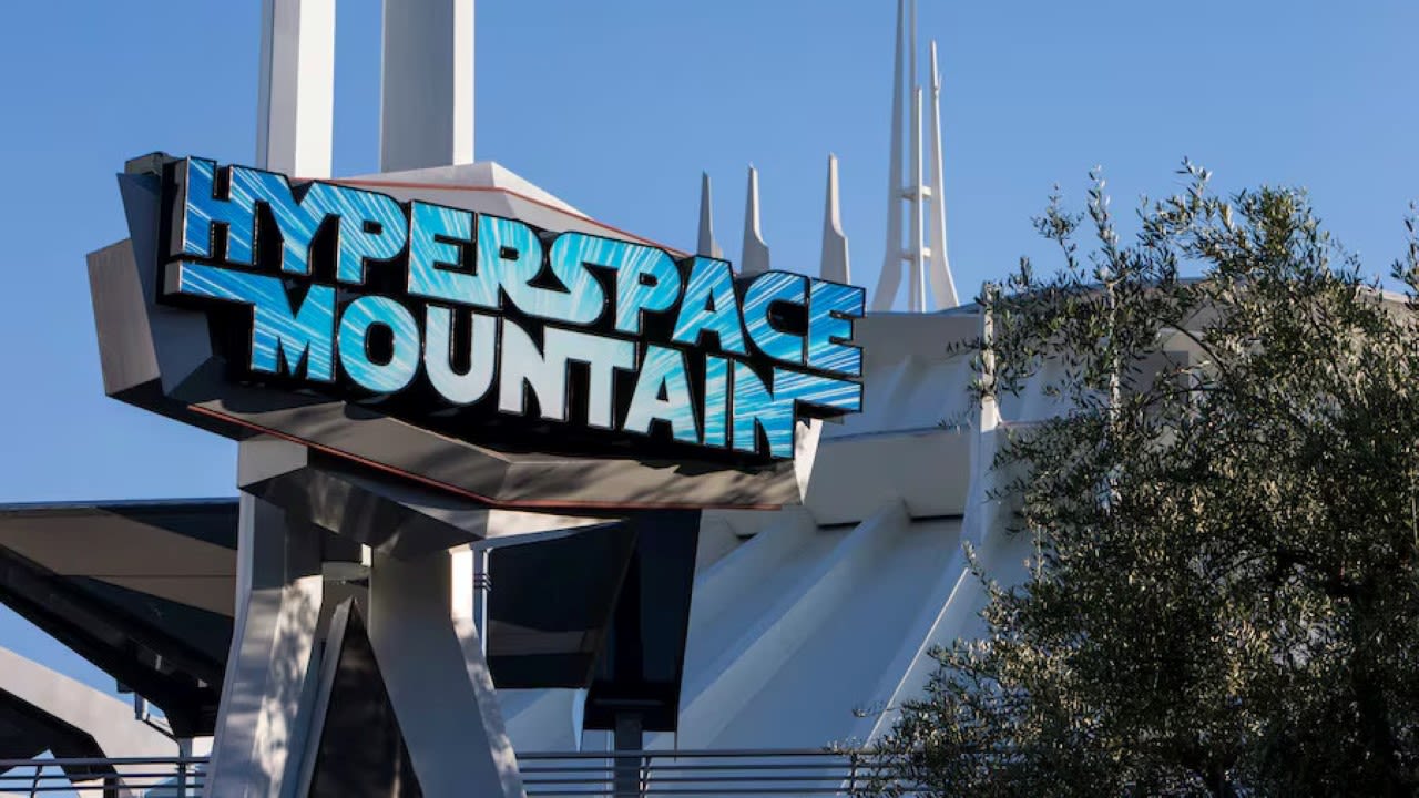 I Just Realized Disneyland's Hyperspace Mountain Is Star Wars Canon, And My Mind Is Blown