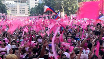 Robredo supporters troop to PasigLaban People's Rally in Pasig