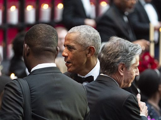 Obama, invitado sorpresa en la cena de honor para el presidente de Kenia en la Casa Blanca