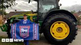 Ipswich Town fan turns Tractor Boy for school prom arrival