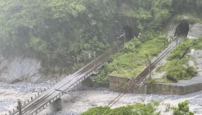 不斷更新/台鐵「小清水橋」遭土石流沖斷 和仁隧道口軌道消失
