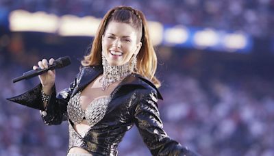 Shania Twain Laughs Off On Stage Error: ‘I’m Really Glad Someone Captured This Moment’