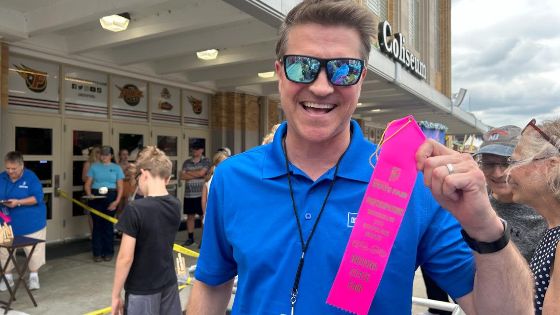 WATCH: Sean Ash comes up short in watermelon seed catapult contest at Indiana State Fair