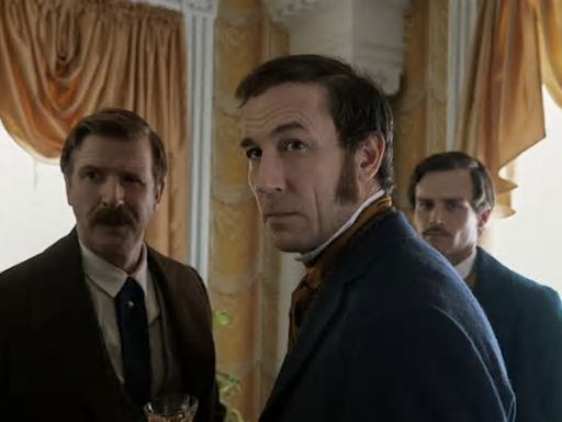 ‘Manhunt’ Finale Breakdown: Tobias Menzies on How They Pulled Off [Spoiler]’s Death and Building a Bromance With Abe Lincoln