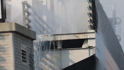 It's So Hot That an Entire New York City Bridge That Opens for Boats Got Jammed