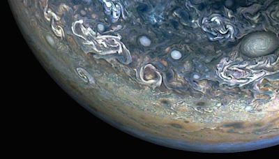 NASA images: ‘Aurorae’ to ‘chaotic energy’, See THESE 5 pictures of Jupiter