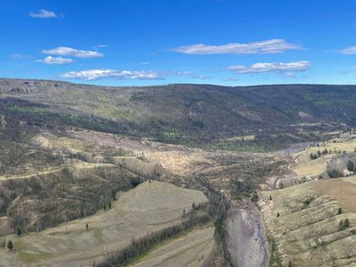 B.C. issues flood warning, watches after landslide blocks river, forces evacuations