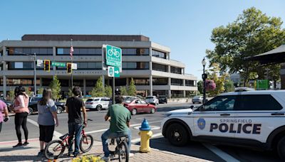 Bomb threats force second consecutive day of school closures in Springfield, Ohio