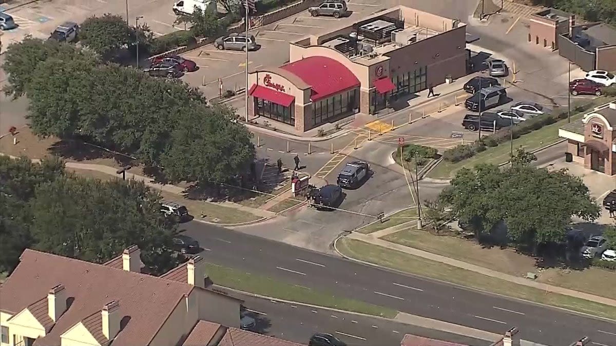 WATCH LIVE: Shooting at Chick-fil-A in Irving leaves 2 dead, investigation underway