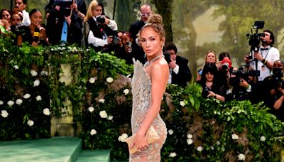Jennifer Lopez bats off Ben Affleck divorce question as rumours swirl