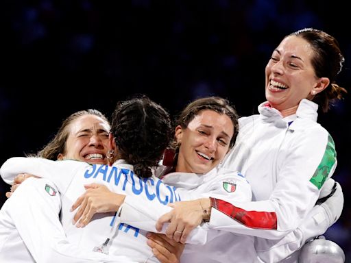 Fencing-Italy silence French crowd to claim gold in women's epee team event