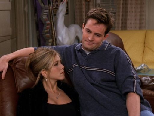 ...Jennifer Aniston Remembers Early Days Of Friends And The Prank She And Matthew Perry Pulled On Lisa Kudrow