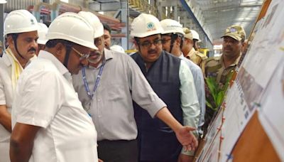 Vizag steel plant will not be shut down, do not panic, assures Union Steel Minister Kumaraswamy