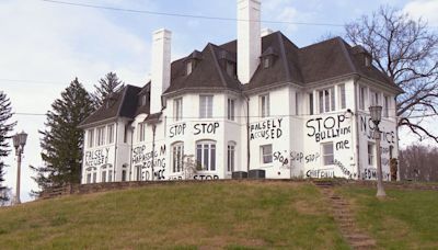 Clermont County man who painted own house in protest is selling it for $2.5M