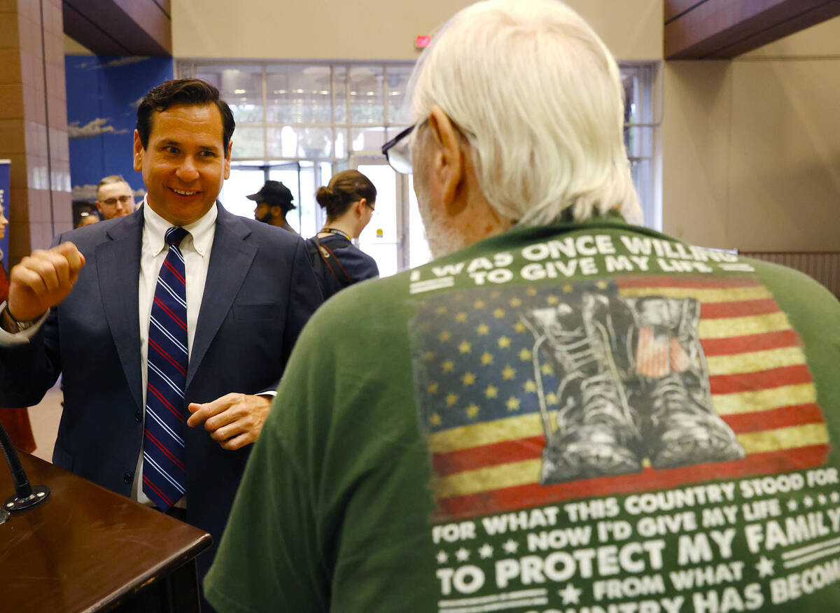 ‘There’s a need’: Nevada recruits veterans to work as poll workers