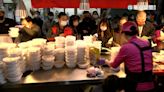 市場隱藏美味 「百元年菜」民眾半夜衝領牌