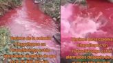 Río en Puebla se tiñe de rojo por contaminación