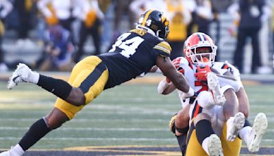On3 stamps Iowa Hawkeyes with one of top LB units in America