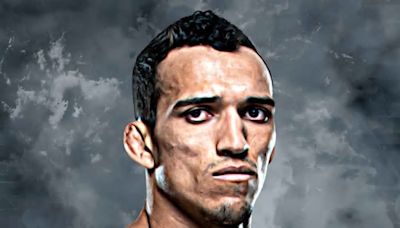 Charles Oliveira abierto a una gran pelea en peso welter después de UFC 300