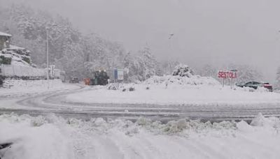 Nevica in Appennino emiliano, scuole chiuse a Frassinoro