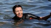"Quelqu’un de jaloux" : Amélie Oudéa-Castéra détruit Anne Hidalgo après sa nage dans la Seine