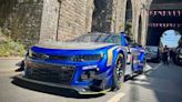 Jimmie Johnson creates new Le Mans memories, brings NASCAR flavor to parade through town