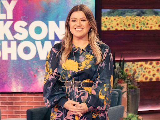 Kelly Clarkson Says Weight Loss Is a Result of Prescription Medication: 'Everybody Thinks It's Ozempic — It's Not'