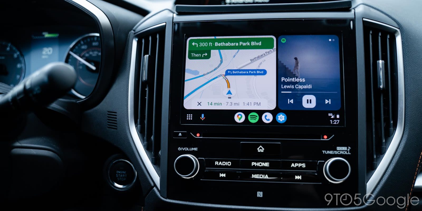Android Auto appears to be adding support for controlling your car's radio