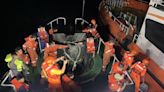 蘭陽溪口暗夜火燒船 蘇澳海巡馳援救回16人